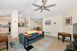 9128 W Elm Ct, Franklin, WI 53132 - Photo 7