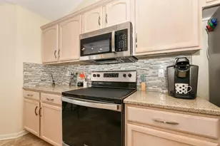 9128 W Elm Ct, Franklin, WI 53132 - Photo 31