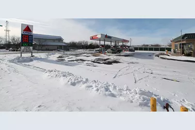 1220  Janesville Ave, Fort Atkinson, WI 53538 - Photo 15