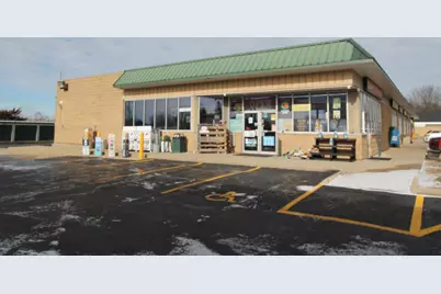 1220  Janesville Ave, Fort Atkinson, WI 53538 - Photo 15