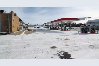 1220  Janesville Ave, Fort Atkinson, WI 53538 - Photo 21