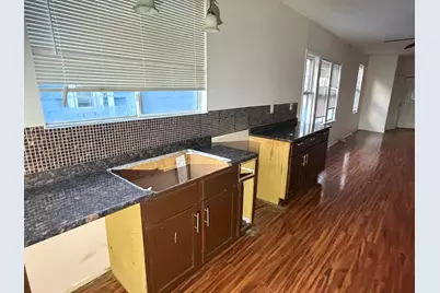 2436 N 16th St, Milwaukee, WI 53206 - Photo 5