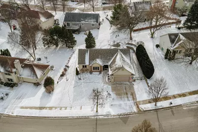 2707  Fox Hill Dr, Waukesha, WI 53189 - Photo 39