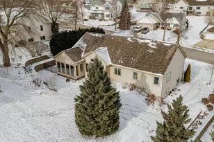 2707 Fox Hill Dr, Waukesha, WI 53189 - Photo 41