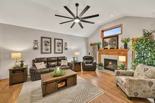 2707 Fox Hill Dr, Waukesha, WI 53189 - Photo 5