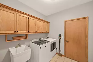 2707 Fox Hill Dr, Waukesha, WI 53189 - Photo 23