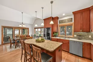 2707 Fox Hill Dr, Waukesha, WI 53189 - Photo 9