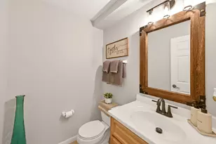 2707 Fox Hill Dr, Waukesha, WI 53189 - Photo 29