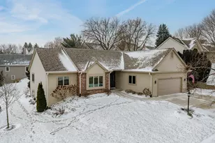 2707 Fox Hill Dr, Waukesha, WI 53189 - Photo 1