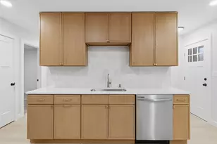 4024 S 92nd St, Greenfield, WI 53228 - Photo 9