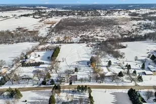 6386 Alpine Dr, Addison, WI 53095 - Photo 5