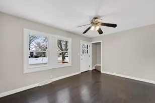 5620 W Thurston Ave, Milwaukee, WI 53218 - Photo 9