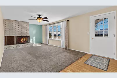 3204  Lincoln Ave, Two Rivers, WI 54241 - Photo 5