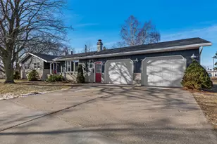 3204 Lincoln Ave, Two Rivers, WI 54241 - Photo 3