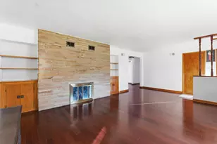 4630 W Anthony Dr, Greenfield, WI 53219 - Photo 7