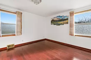 4630 W Anthony Dr, Greenfield, WI 53219 - Photo 19