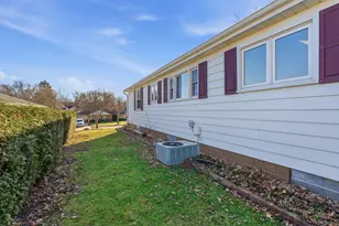 4630 W Anthony Dr, Greenfield, WI 53219 - Photo 3