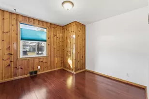 4630 W Anthony Dr, Greenfield, WI 53219 - Photo 17