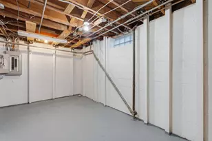 4630 W Anthony Dr, Greenfield, WI 53219 - Photo 13