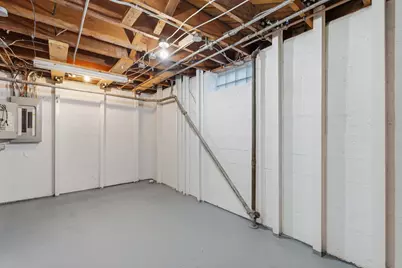 4630 W Anthony Dr, Greenfield, WI 53219 - Photo 11