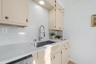 4706 N Hollywood Ave, Whitefish Bay, WI 53211 - Photo 9