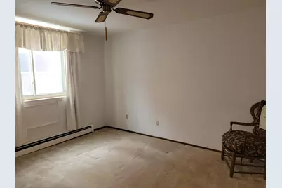 805 E Henry Clay St #202, Whitefish Bay, WI 53217 - Photo 7