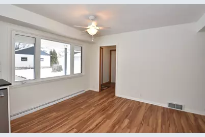 1625 W Leroy Ave, Milwaukee, WI 53221 - Photo 11