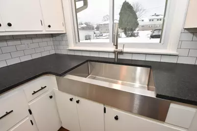 1625 W Leroy Ave, Milwaukee, WI 53221 - Photo 5
