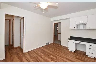 1625 W Leroy Ave, Milwaukee, WI 53221 - Photo 9