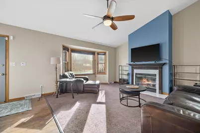 702  Fox Knoll Dr, Racine, WI 53185 - Photo 5