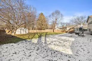 702 Fox Knoll Dr, Racine, WI 53185 - Photo 35