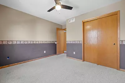 702  Fox Knoll Dr, Racine, WI 53185 - Photo 17