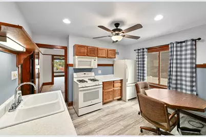 2113 E Tripoli Ave, Saint Francis, WI 53235 - Photo 15