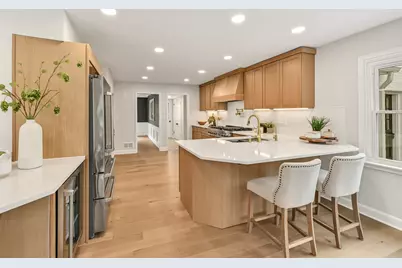 10525 N Fairway Ln, Mequon, WI 53092 - Photo 9