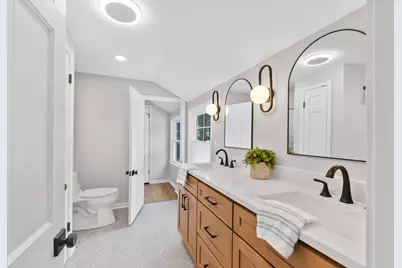 10525 N Fairway Ln, Mequon, WI 53092 - Photo 27