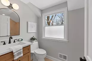 10525 N Fairway Ln, Mequon, WI 53092 - Photo 31