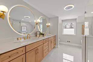 10525 N Fairway Ln, Mequon, WI 53092 - Photo 21