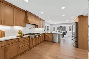 10525 N Fairway Ln, Mequon, WI 53092 - Photo 17