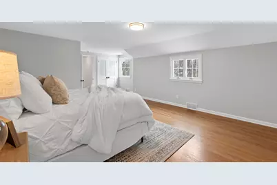 10525 N Fairway Ln, Mequon, WI 53092 - Photo 33