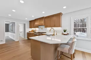 10525 N Fairway Ln, Mequon, WI 53092 - Photo 11