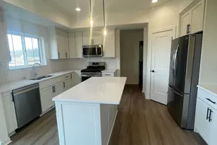 584 Twin Creeks Dr, Dousman, WI 53118 - Photo 7