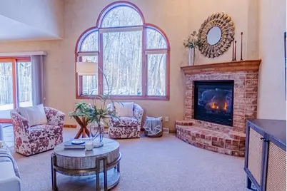 1060  Tahoe Ct, Menasha, WI 54952 - Photo 5