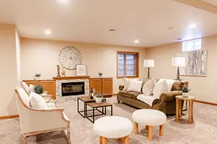 1060 Tahoe Ct, Menasha, WI 54952 - Photo 13