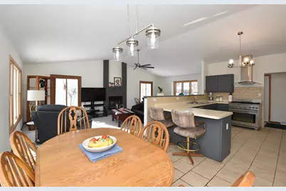 7904 S 67th St, Franklin, WI 53132 - Photo 17