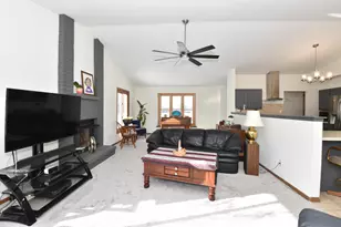 7904 S 67th St, Franklin, WI 53132 - Photo 5