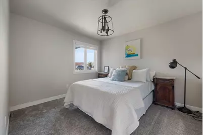 140  Sunrise Ct, Cedar Grove, WI 53013 - Photo 9