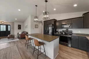 140 Sunrise Ct, Cedar Grove, WI 53013 - Photo 3