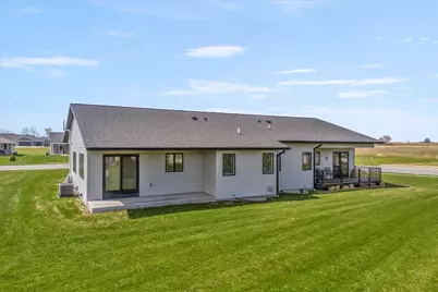 140  Sunrise Ct, Cedar Grove, WI 53013 - Photo 17