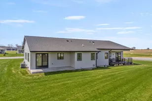 140 Sunrise Ct, Cedar Grove, WI 53013 - Photo 17