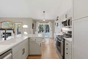 1115 Riverway Ct, Pewaukee, WI 53072 - Photo 7